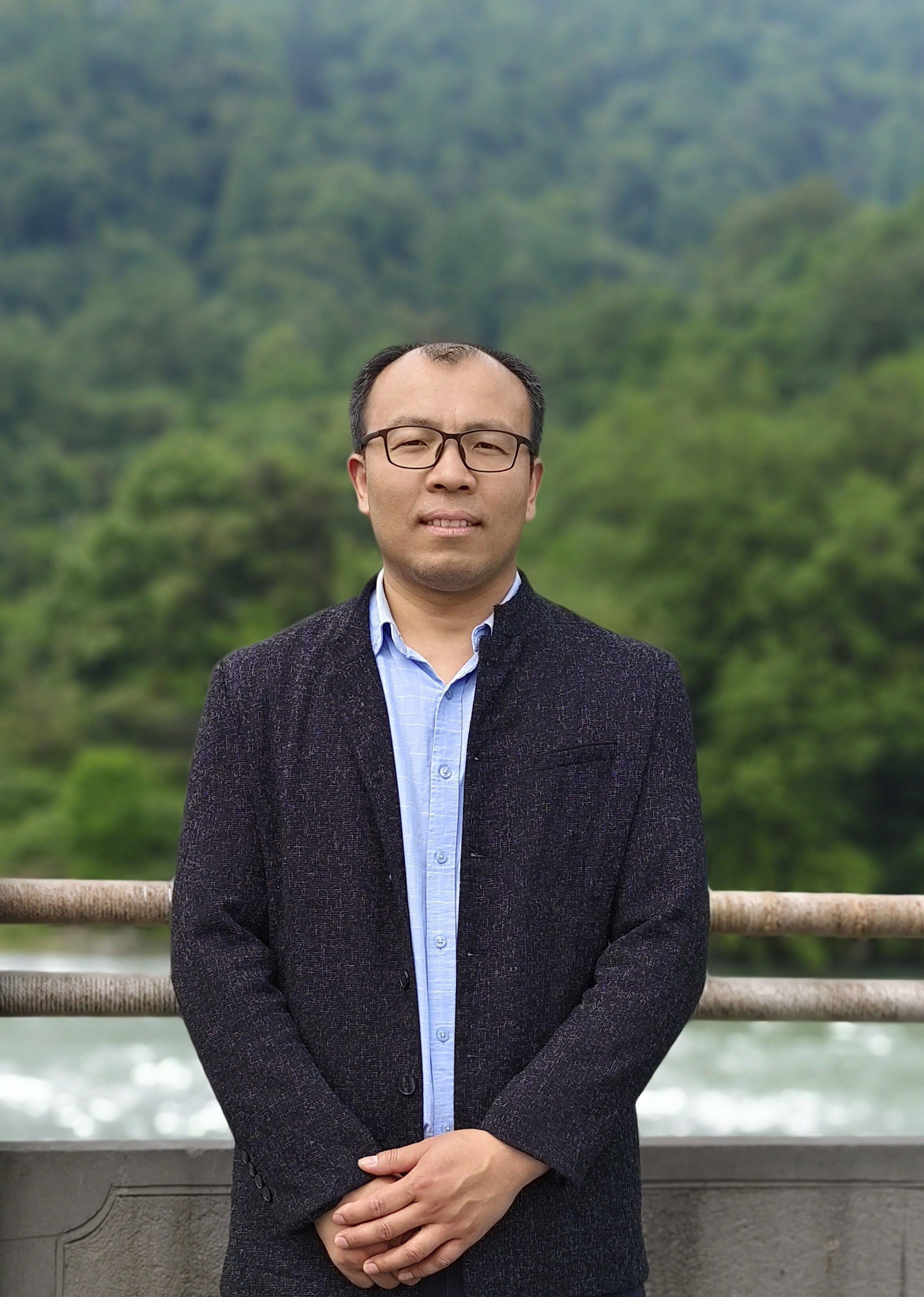陈辉.jpg