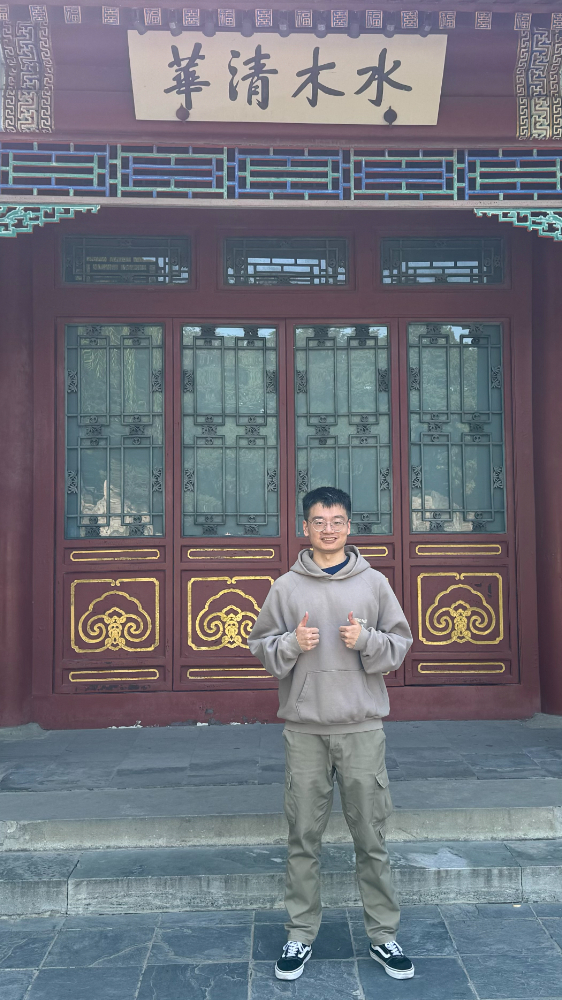 刘汗青  土木工程，方向是钢-混凝土组合结构，装配式结构.jpg